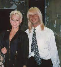 Carmen russo e suo marito enzo paolo turchi denunciati dai domestici. Datei Carmen Russo E Turchi 1988 Jpg Wikipedia