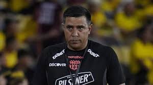 César Farías tras la derrota: "Hay que callar la boca y asumir con responsabilidad"