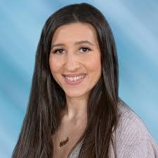 Gladys Holmes's Instagram, Twitter & Facebook