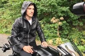 He changed it to @mvkoficial12. Gaya Santai Maverick Vinales Saat Motoran Di Banten Gaspoll Mobimoto Com