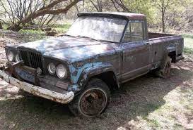 1965 Jeep Gladiator Battled Out Jeep Gladiator Jeep Old Jeep