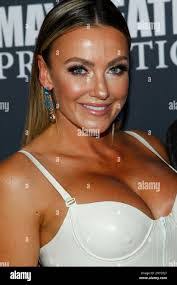 Nichole Miller's Instagram, Twitter & Facebook