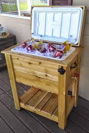 This Ice Chest Box Is Made Out Of Quality Materials Western Red Cedar Which Is A Natural Wood That Is Great Fo Pallet Diy Diy Pallet Projects Wooden Ice Chest