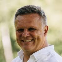 80+ profilů „Michael“