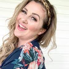 Carrie Cupp's Instagram, Twitter & Facebook