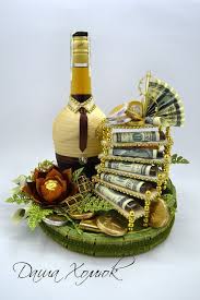 Holzrahmen mit allen variationen von geld, beispielsweise als kohle, kröten, knete oder schotter. Pin On Seserahan