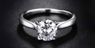 Rings in white sapphire / sterling silver. How To Wear A White Sapphire Gempundit Com