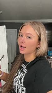 Naomi Pratt's Instagram, Twitter & Facebook