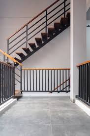 Coba kita perhatikan pada desain rumah tinggal yang arsitektural pasti masalah tangga punya poin tersendiri. Cara Membuat Desain Tangga Untuk Rumah Kecil Homify