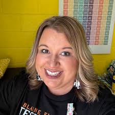 Last year I was in Pigeon Forge looking for soft serve ice cream ... could  not find any. My question is there a soft ice cream parlor there?