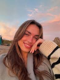 Charlene Weiss's Instagram, Twitter & Facebook