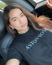 Danielle Hoo's Instagram, Twitter & Facebook