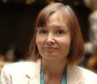 Julie Snowden's Instagram, Twitter & Facebook