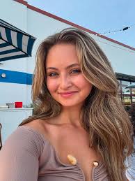 Emerald Perry's Instagram, Twitter & Facebook