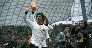 Gerd's wife uschi müller, with whom he has been married for 50 years, spoke with popular german tabloid bild and she said, he is doing well in the at the moment. Bayern Munich And Germany Great Gerd Muller Receiving Treatment For Alzheimer S Irish Mirror Online