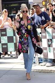 Pin By Teri Sell On Fashion Celebrity Style Inspiration Ashlee Simpson Clothes Ashlee simpson anine bing deep v silk cami.