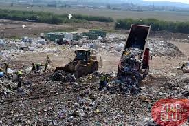 Jun 15, 2021 · este dezastru, ultimele ramasite din industria romaneasca sunt preluate de straini. Deseurile Clujului Ii Irita Pe Oradeni Ce Favoruri Ne A Facut Boc Ca Sa I Acceptam Gunoaiele Ziar De Cluj