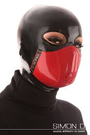 Pin Auf Latex Maske