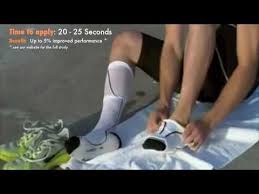 Find Out The Benefits Of Compression Socks For Travel When To Put Them On How To Do It A Compression Socks Compression Socks For Travel Compression Stockings