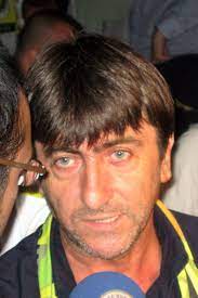 Adını futbolla duyuran rıdvan dilmen, spora atletizmle başladı, ancak daha sonraki yıllarda futbola yöneldi. Ridvan Dilmen Wikipedia