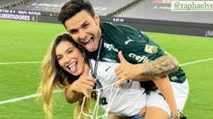 Check spelling or type a new query. Irma Do Cantor Luan Santana Consola Namorado Raphael Veiga Apos Derrota Do Palmeiras No Mundial Istoe Independente