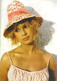 Μία από τις χαρακτηριστικότερες σκηνές είναι αυτή που οι δυο τους μαλώνουν στις. 320 Aliki Vougiouklaki Greek Actress Ideas Greek Actresses Greek Women