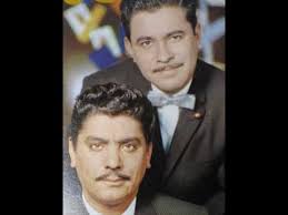 Chago Rodrigo Radio playing