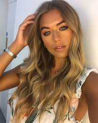 Discover 10 Arabella Chi and hair ideas