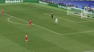 Liverpool players were slammed for not being the first to console keeper loris karius after his champions league final horror show. Liverpool Goalkeeper Fail At The Champions League Finals Youtube