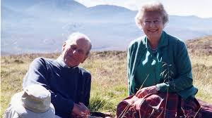 Sein tod reißt eine große lücke in die royal family, hat aber auch für die monarchie konsequenzen. L4tea9ooezkhnm