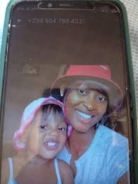 Scammer selling fake wigs