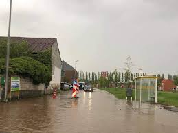 Opnieuw moesten veel wellenaren huis en haard verlaten. Intense Buien Trekken Over Limburg Wateroverlast In Tongere Het Belang Van Limburg Mobile