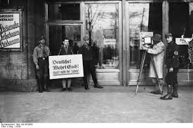 Von der nsdap erlassene gesetze zur schaffung einer juristischen grundlage für die diskriminierung von juden. 1933 1945 Verdrangung Und Vernichtung Bpb