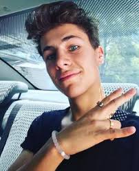 Jun 28, 2021 · juanpa zurita y diego boneta se van de fiesta con macarena achaga y renata notni. 280 Eljuanpazurita Ideas In 2021 Youtubers Celebrities Cute Boys