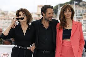 Jun 22, 2021 · merci d'indiquer dès le début de votre candidature la référence « femme us » * ce que l'on sait sur ce casting : Nicolas Bedos Festivalier Enjoue Face A Doria Tillier Et Fanny Ardant