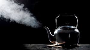 Perpindahan panas dengan cara konveksi hanya terjadi pada zat cair atau gas, dan tidak dapat terjadi pada zat padat. Pengertian Perpindahan Kalor Macam Macam Dan Contohnya