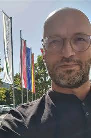 Behrouz Rostami's Instagram, Twitter & Facebook