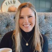 Caitlin Egan's Instagram, Twitter & Facebook