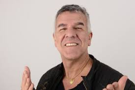 Dady brieva was born on march 5, 1957 in villa maría selva, santa fe, argentina as rubén enrique brieva. Lagrimas De Emocion La Reaccion De Dady Brieva Que Se Viralizo En Las Redes Minuto Argentina