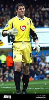 PORTSDMOUTH V WBA PORTSMOUTH GOALKEEPER JAMIE ASHDOWN PIC MIKE WALKER,2004  Stock Photo