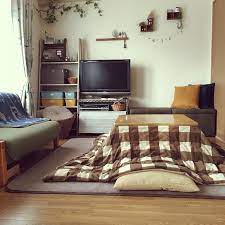 女性で 2ldkのコタツ こたつのある部屋 こたつ 茶色と緑色が好き お家モチーフ クリスマス雑貨 などについてのインテリア実例を紹介 インテリア こたつ インテリア インテリア 収納