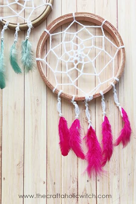 How to Make a Dreamcatcher (Easy Instructions with Video)