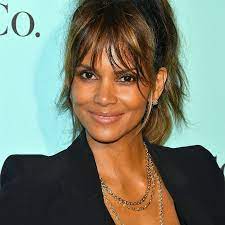 A long bob is a perfect haircut for many reasons. 20 Pretty Shoulder Length Hairstyles For Women Over 50