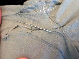 как зашить дырку на спортивных штанах чтобы не было видно Kak Zashit Shtany Vruchnuyu I Na Mashinke Shtopaem Dyrki Bryuk Valentajn