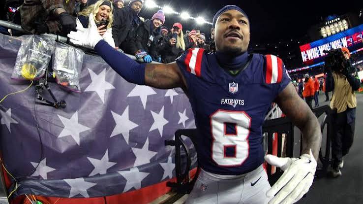 Cowboys Predicted to Sign Controversial Free Agent WR