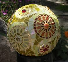 Glue the glass pieces to the ball using waterproof silicone adhesive. 190 Mosaic Balls Ideas In 2021 Mosaic Mosaic Garden Mosaic Bowling Ball