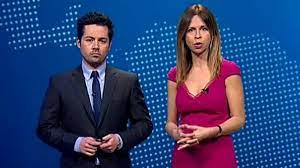 Chilevision en vivo, chilevision online, chv en vivo, chv online, chilevision noticias, es un canal con programacion en television chilena tv online chile. Que Gran Colega Este Fue El Favor Que Le Hizo Karina Alvarez A Humberto Sichel En Chv Noticias Chilevision