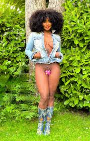 Stephanie Benson on X: Body Made for Sin! t.coavdxNzlzpA  X