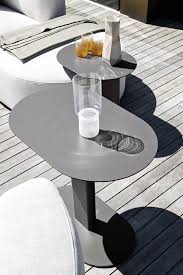 Add up some pallet woods and get started. Outdoor Living Plinto Coffee Table Varaschin
