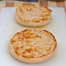 Muffins Paleo Au Micro Onde Poudre D Amande Et Puree De Citrouille Recipes Paleo English Muffin Food